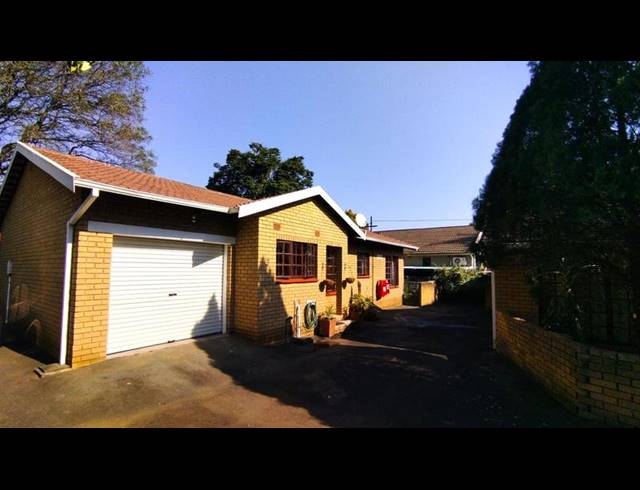 3 BEDROOM TOWNHOUSE FOR SALE IN PRESTBURY